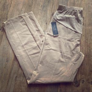 NWT maternity khaki pants‎